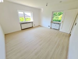 VERMIETET!Was für ein Villenanwesen mit Traumgarten! Mehrgenerat.haus + Einliegerwohnung + 2 Garagen