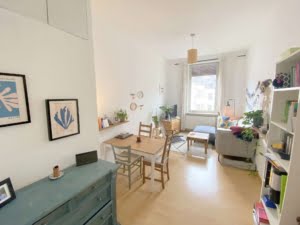 VERMIETET! Topst Lage von Sachsenhausen! Altbaucharme! Gemütliche 2 Zimmerwohnung inkl. Wannenbad