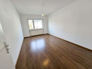 VERKAUFT! Große 4 Zimmer Terrassenwohnung + 2 Bäder + EBK + Kamin + Keller + Garage –