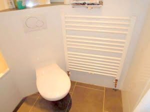 VERMIETET! Altbaucharme pur ! 2 Zimmerwohnung mit Wohnküche – zentral + ruhig im Ostend Nähe EZB