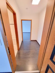 VERMIETET! Schicke 2 Zimmer Wohnung mit Balkon – Sachsenhausen + POOL+SAUNA im Haus!