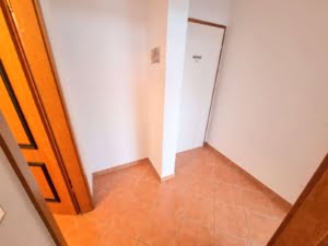 VERMIETET! Schicke 2 Zimmer Wohnung mit Balkon – Sachsenhausen + POOL+SAUNA im Haus!
