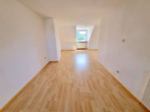 VERMIETET! Sonnige, gemütliche 2-Zimmerwohnung im Dachgeschoss – zentral gelegen im Gallusviertel