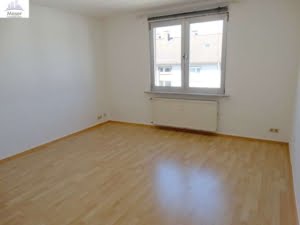 VERMIETET! Gemütliche 2 Zimmer mit Balkon + Blick auf die Niddawiesen – Rödelheim