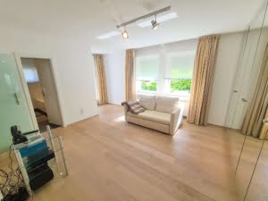 VERMIETET! Stylisch! Schicke 4 Zimmer offene Maisonette mit 2 Bädern + 2 Balkonen – Sachsenhausen