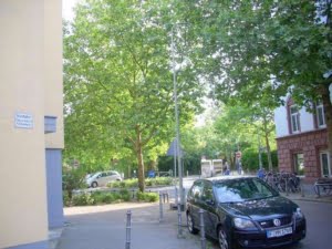 VERMIETET! Altbaucharme zentral in Bornheim! Gemütliche + sonnige 3- Zimmer Wohnung mit Tageslichtbad