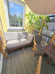 VERMIETET! Schicke 4 Zimmer Dachgeschosswohnung + 2 Balkone + 2 Bäder + Fußbodenheizung -ruhig + zentral in Rödelheim