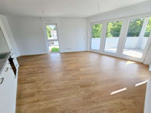 VERMIETET! Nagelneu + richtig schick : 3-Zimmerwohnung mit Balkon – ruhig in Offenbach-Ost