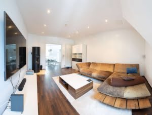 VERMIETET! WOW! – Stylische 5 Zimmer Maisonette inkl. EBK + Kamin + Dachterr. -Sachsenhausen