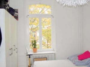 VERMIETET! Altbaucharme pur ! 2 Zimmerwohnung mit Wohnküche – zentral + ruhig im Ostend Nähe EZB