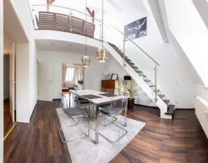 VERMIETET! WOW! – Stylische 5 Zimmer Maisonette inkl. EBK + Kamin + Dachterr. -Sachsenhausen