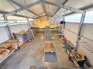 VERMIETET! Produktions-/Lagerhalle mit Bürofläche mit hervorragender Anbindung
