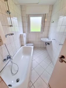 VERKAUFT! Kapitalanlage : 1- 2 Doppelhaushälften mit 3 oder 6 Wohnungen – top Lage Hofheim
