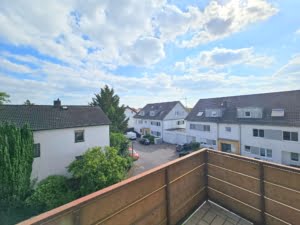 VERKAUFT! + Einzugsbereit! Große 3,5 Zimmerwhg mit Balkon plus Garage – top Lage Rumpenheim