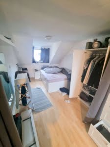 VERMIETET! Sonnige, gemütliche 2-Zimmerwohnung im Dachgeschoss – zentral gelegen im Gallusviertel