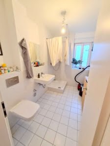 VERMIETET! Schick! Saniert! 1 Zimmer mit Balkon + Wohnküche – Top Lage Bornheim Nähe Berger Str.