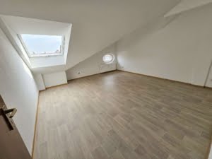 VERMIETET! Sonnige + große 3 Zimmer Dachgeschosswohnung – Hanau Nähe TÜV – zentrale Lage