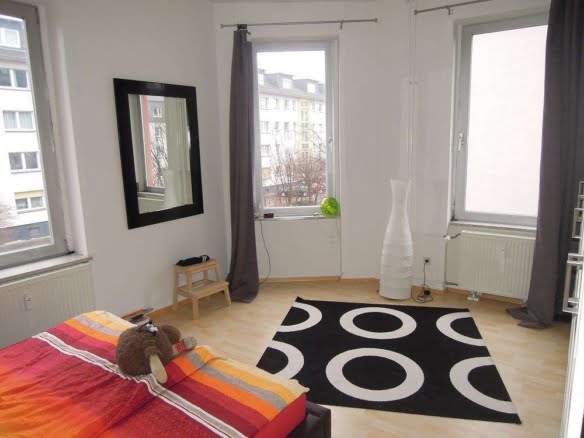 VERMIETET! Sonnige, großzügige 3 Zimmer Altbauwohnung – ruhig + zentral in Heddernheim