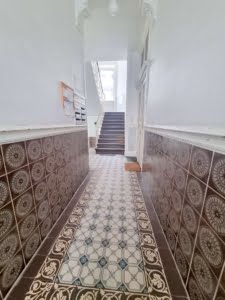 VERMIETET! Sachsenhausen: gemütliche 1,5 Zimmerwohnung mit Altbaucharme inkl. Einbauküche