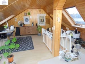 VERMIETET!Altbaucharme mitten in Bornheim! Sonnige 4 Zimmer-Maisonette direkt auf der Berger Straße