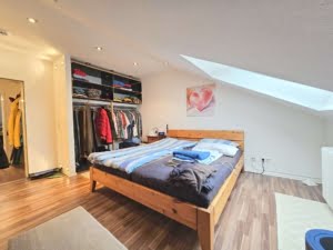 VERMIETET! Bezahlbar! Sonnige gemütliche 4 Zimmer – Dachgeschosswohnung – Top Lage Hofheim Kapellenberg