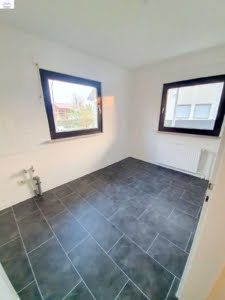 VERMIETET! neu saniert! Gemütliche 2 Zimmer Gartenwohnung im 2-Fam.Haus – zentral in Mühlheim