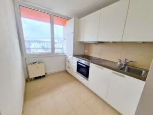 VERMIETET! Schicke 2 Zimmer Wohnung mit Balkon – Sachsenhausen + POOL+SAUNA im Haus!