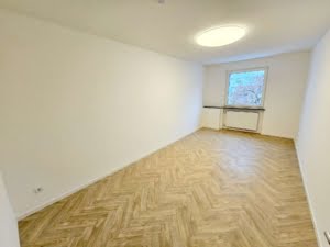 VERMIETET! Top Nordendlage! Auch WG- geeignet! Nagelneu sanierte 4 Zimmerwohnung im 5. OG