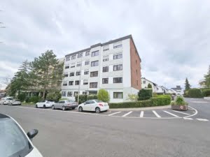 VERMIETET! Erstbezug nach Sanierung! Sonnige 4 Zimmerwohnung mit Balkon + Weitblick – Kriftel