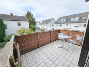 VERMIETET! Gemütliche 2-Zimmer Wohnung mit Balkon + nagelneues Bad- Top Lage Rumpenheim