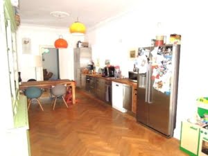 Vermietet! Wow! Altbaucharme pur! 4 Zimmer + Wohnküche + Balkon- top saniert