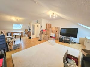 VERMIETET! Bezahlbar! 4 Zimmer – Dachgeschosswohnung – Top Lage Hofheim Kapellenberg