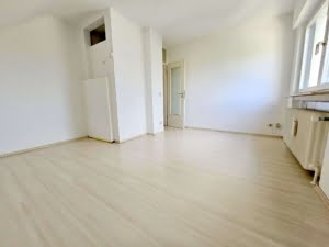 VERKAUFT! + Einzugsbereit! Große 3,5 Zimmerwhg mit Balkon plus Garage – top Lage Rumpenheim