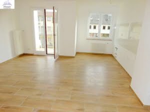 VERMIETET! Modern + Großzügig! Gemütliche 2-Zimmer plus offener Wohnküche + Balkon! – – EZB nah im Ostend