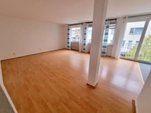 VERMIETET! Renovierte , große 2-Zimmer mit offener Küche – mitten in der Offenbacher Fußgängerzone