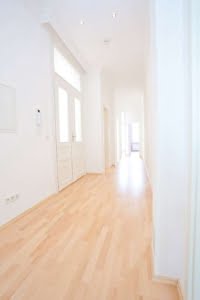 VERMIETET! Ein Highlight für Altbaufans in Sachsenhausen! Große 4-Zimmerwohnung mit Balkon + EBK