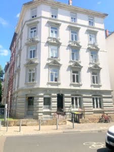 VERMIETET! Altbaucharme in Sachsenha.! Gemütliche 2 Zimmerwohnung inkl. Einbauküche + Wannenbad