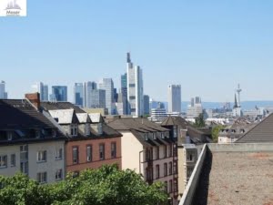 VERKAUFT! Schwimmbad + Sauna im Haus! Neu saniert! 3-Zimmer mit Balkon – Sachsenhausen