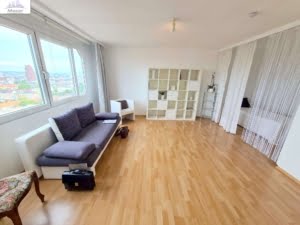 VERMIETET! WOW! TOP SKYLINEBLICK + POOL+SAUNA im Haus! Großes 1 Zimmer Apt. mit Balkon. –