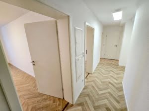 VERMIETET! Top Nordendlage! Auch WG- geeignet! Nagelneu sanierte 4 Zimmerwohnung im 5. OG