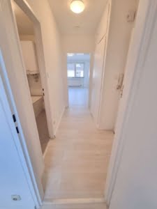 VERMIETET! Nagelneu saniert! 1 Zimmerwohnung mit sep. Küche – Top Lage Bornheim – Nähe Berger Str.