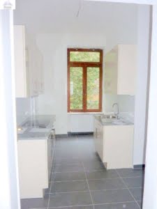 VERMIETET! Altbaucharme pur in Top Lage Sachsenhausen: 4 Zimmerwohnung mit Balkon + Parkett + EBK