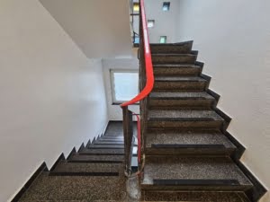 VERMIETET! Top Nordendlage! Auch WG- geeignet! In 2023 nagelneu sanierte 3 Zimmerwohnung im 5. OG ohne! Aufzug