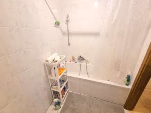VERMIETET! Sonnige 2 Zimmerwohnung mit Wohnküche + großem Balkon – Bornheim Grenze Ostend