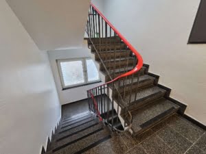 VERMIETET! Top Nordendlage! Auch WG- geeignet! Nagelneu sanierte 4 Zimmerwohnung im 5. OG