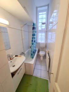 VERMIETET! Altbaucharme in Sachsenhausen: gemütliche 2 Zimmerwohnung mit Tageslichtbad