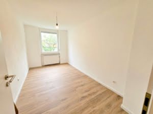 VERMIETET! Erstbezug kmpl. saniert! Sonnige 2-Zimmer Wohnung + Gartennutz.- mainnah in Fechenheim