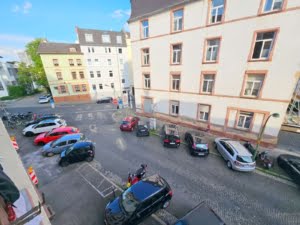 VERMIETET! Großzügige sonnige 2 Zimmer mit Südbalkon + EBK – nahe Berger Straße – Bornheim Mitte