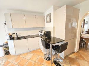 VERKAUFT! Perfekt für die kleine Familie! Solides Reihenmittelhaus + Garage + Garten -Heddernheim