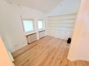 VERMIETET! Stylisch! Schicke 4 Zimmer offene Maisonette mit 2 Bädern + 2 Balkonen – Sachsenhausen